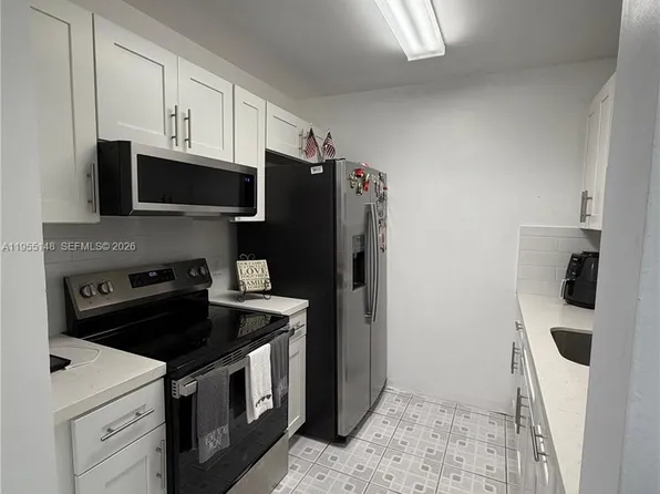 200 SW 132nd Way APT 109L, Hollywood, FL 33027