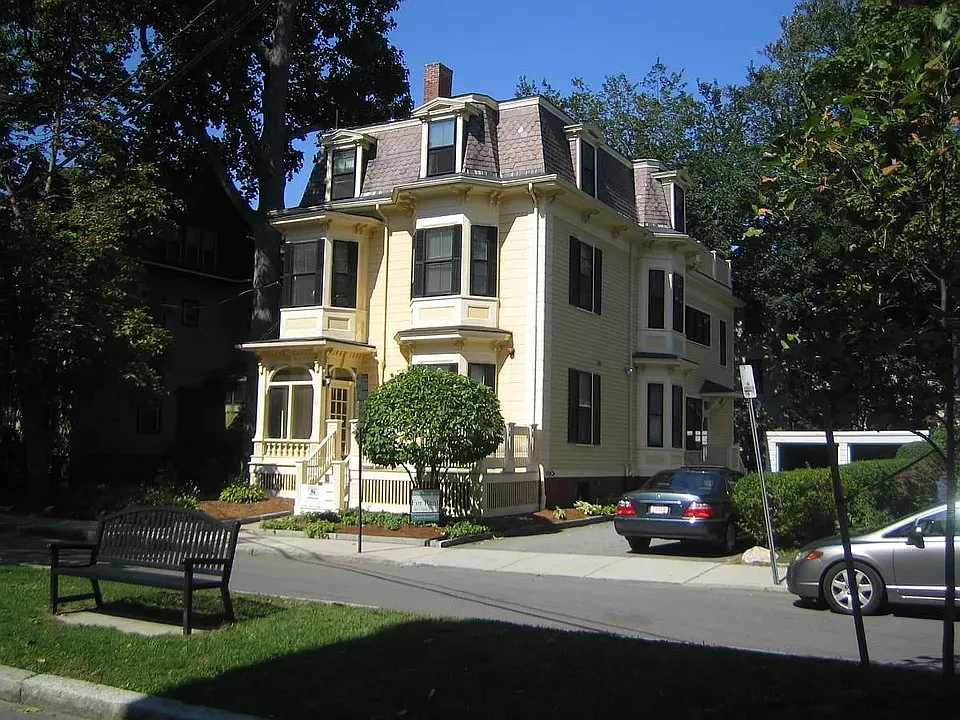 37 Langdon St #5