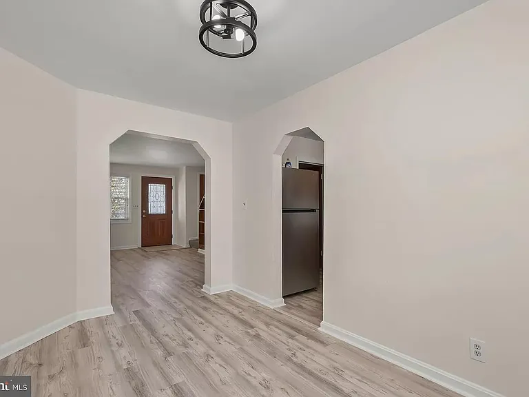 708 Umbra St — Photo 10
