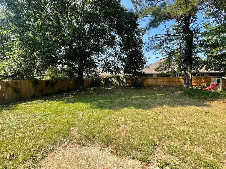 208 Chestnut Dr — Photo 21