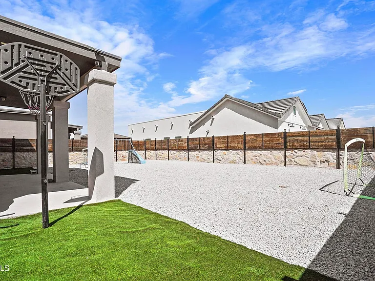 13677 Baja Vista Ct — Photo 20