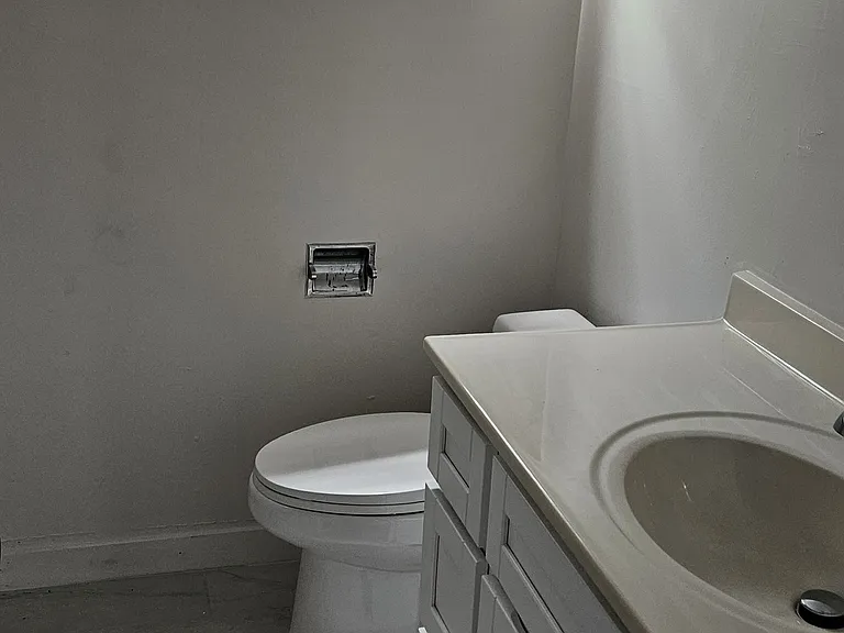 9225 Bancroft Ave #1 — Photo 9