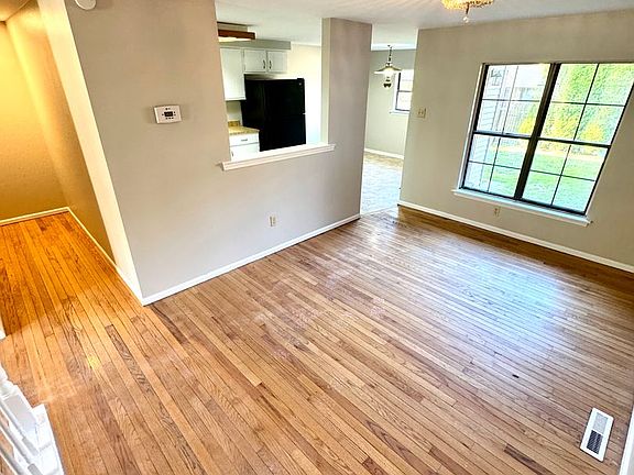 5th image of 1706 Saratoga Ct