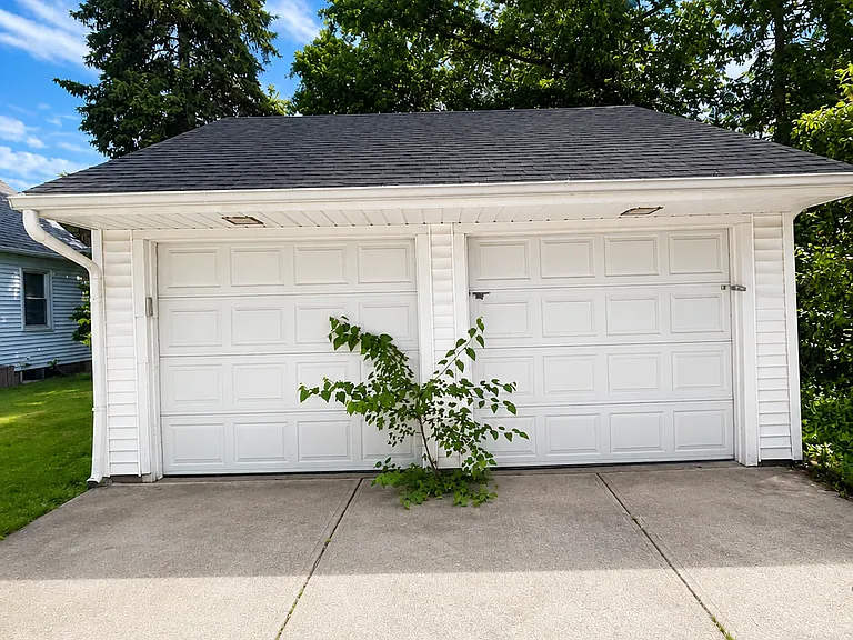 1568 Parker Dr — Photo 11