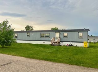 914 Tumbleweed Rd, Brookings, SD 57006