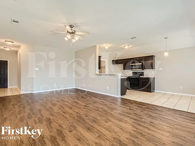 1825 Ridgecrest Dr — Photo 6