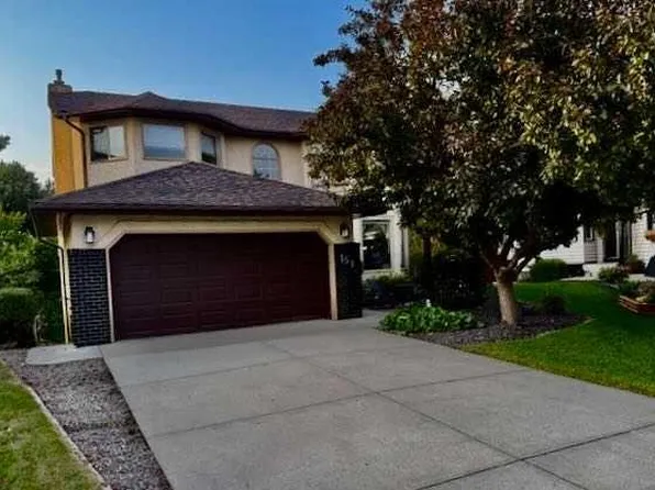 151 N Riverside Mews SE, Calgary, AB T2C 3X9