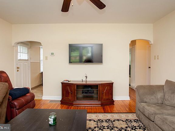 2nd image of 2714 Old Bethlehem Pike
