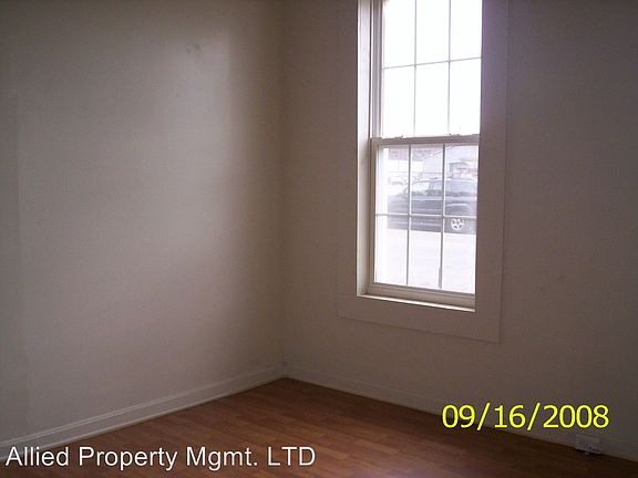 3rd image of 752-754 East Ave