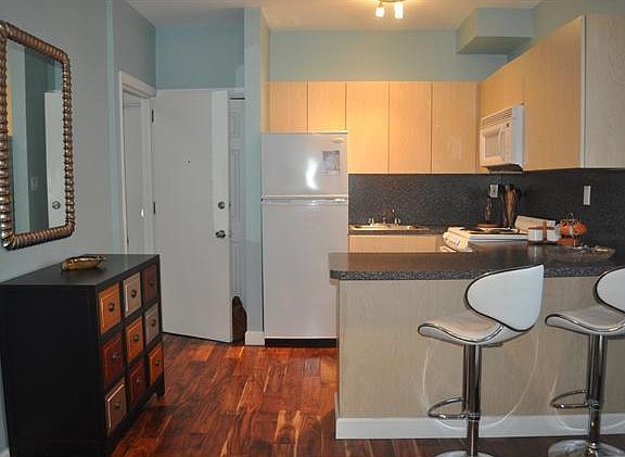 2nd image of 611 Michigan Ave