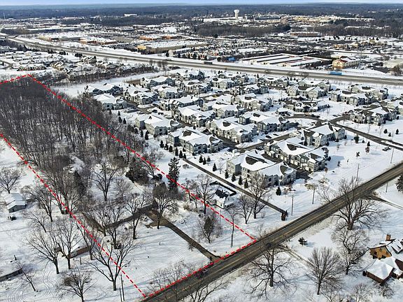 5th image of 6005 N Fir Rd