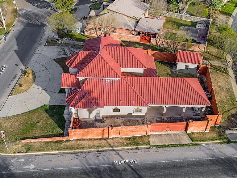 2201 Zacatecas Dr — Photo 65
