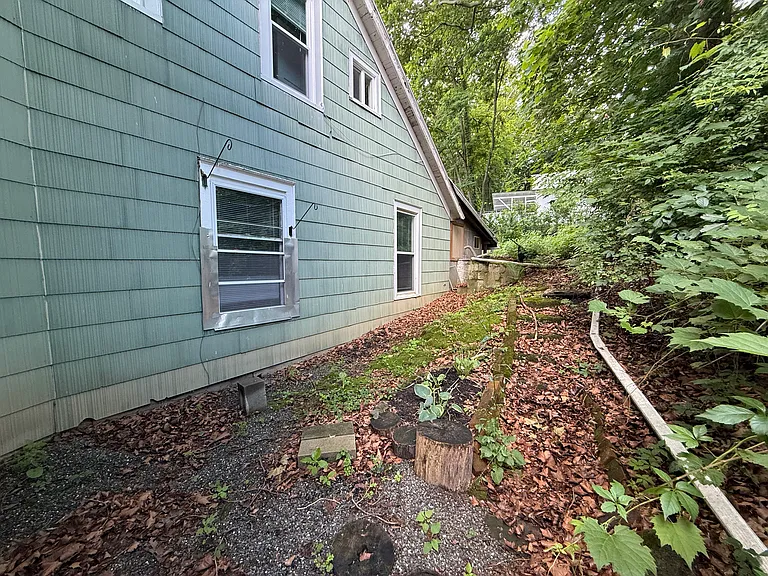 142 Giles St #2 — Photo 14