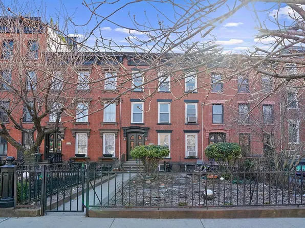 92 4th Pl, Brooklyn, NY 11231