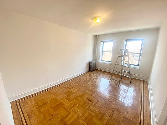 2nd image of 68 W 238th St #E3