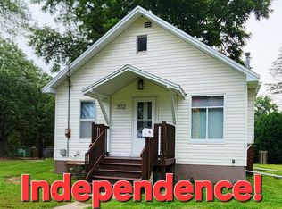 302 4th Ave SE, Independence, IA 50644