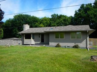 2470 Dunwoody Ave, Wayzata, MN 55391