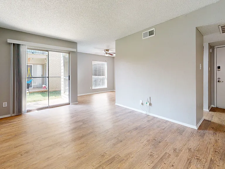 Addison Apartments at the Park — Photo 162