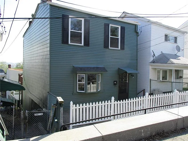 2719 Sumner St photo 1