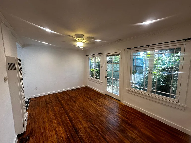 3927 Melrose Ave #1/4 — Photo 2