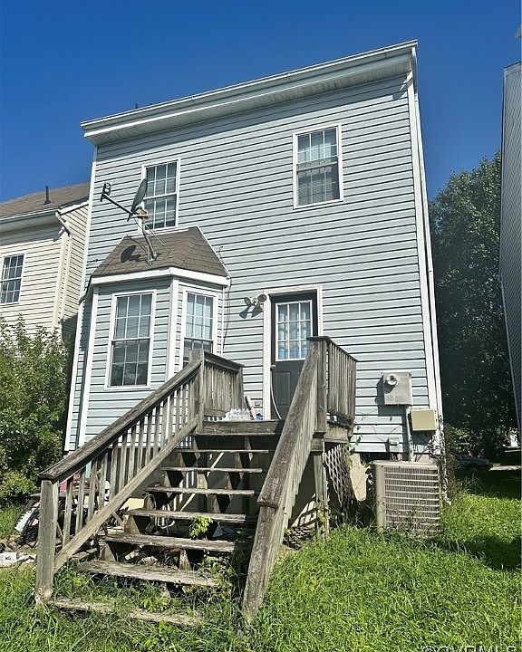 2nd image of 1912 Porter St