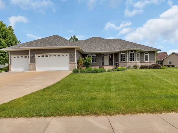 627 Huntington Dr S, Sartell, MN 56377