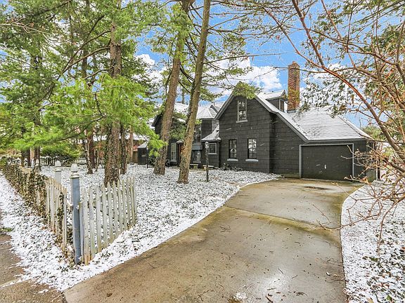 3rd image of 1003 W Church St