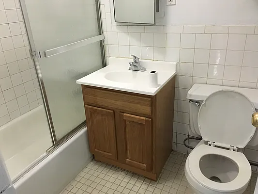 Rented by Century 21 New Golden Age Realty | media 10