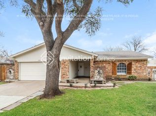 3212 Glenmont Dr, Fort Worth, TX 76133
