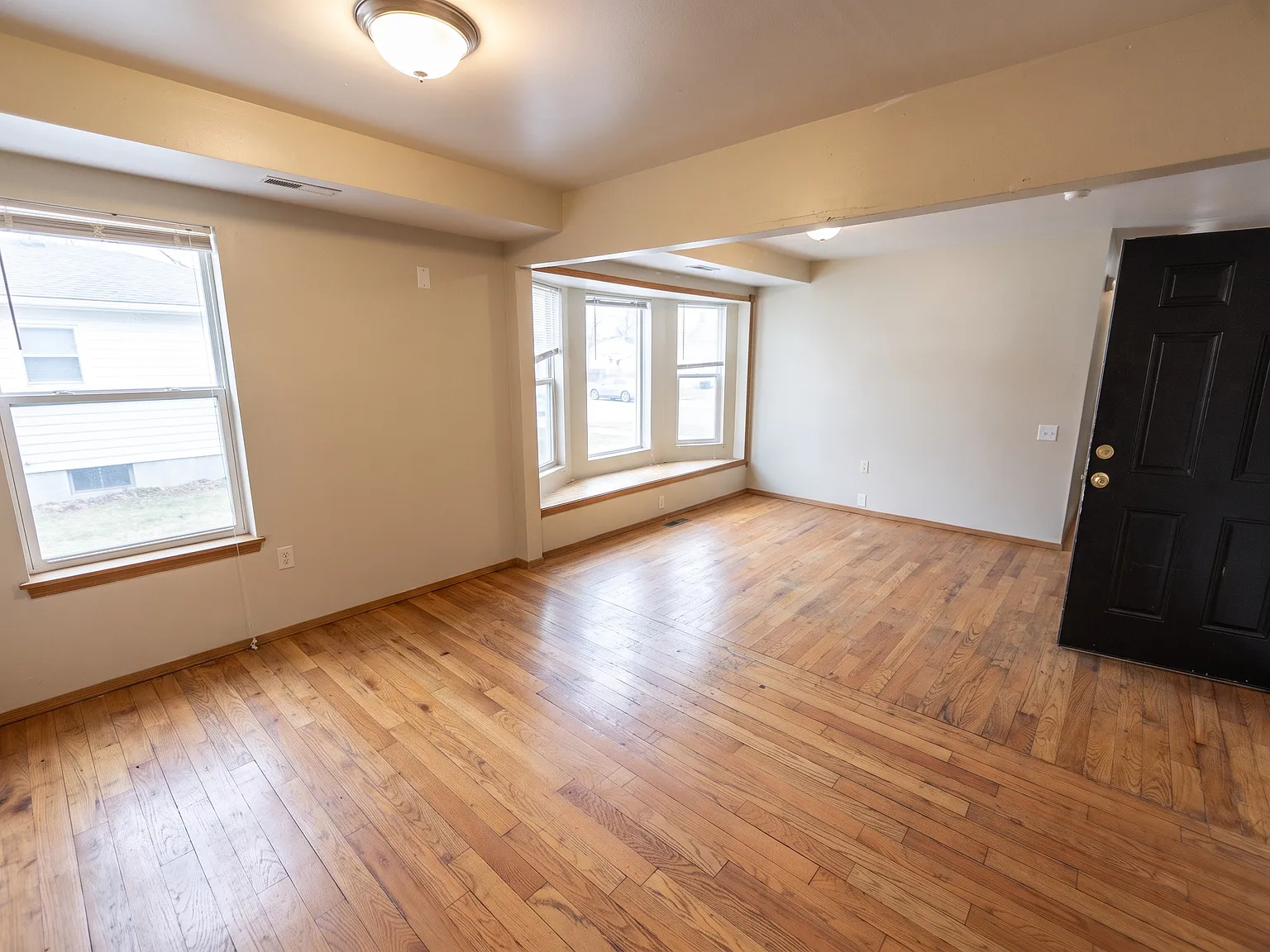 520 W Mifflin St — Photo 2