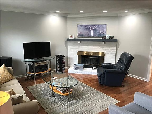 4th image of 5509 Vin Rose Ln