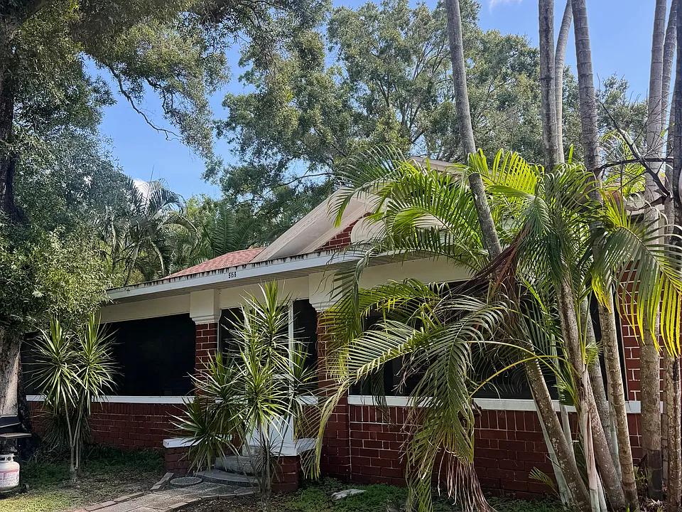 Howard Gray Dr