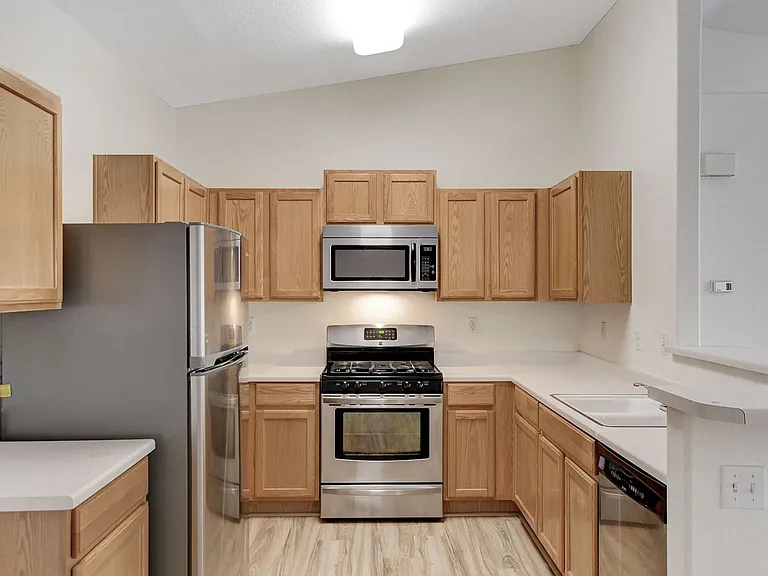 2052 Quarry Ridge St #201 — Photo 9