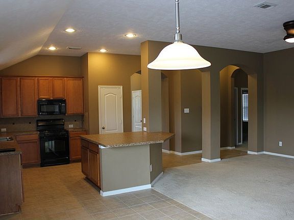 3rd image of 11014 S Auden Cir