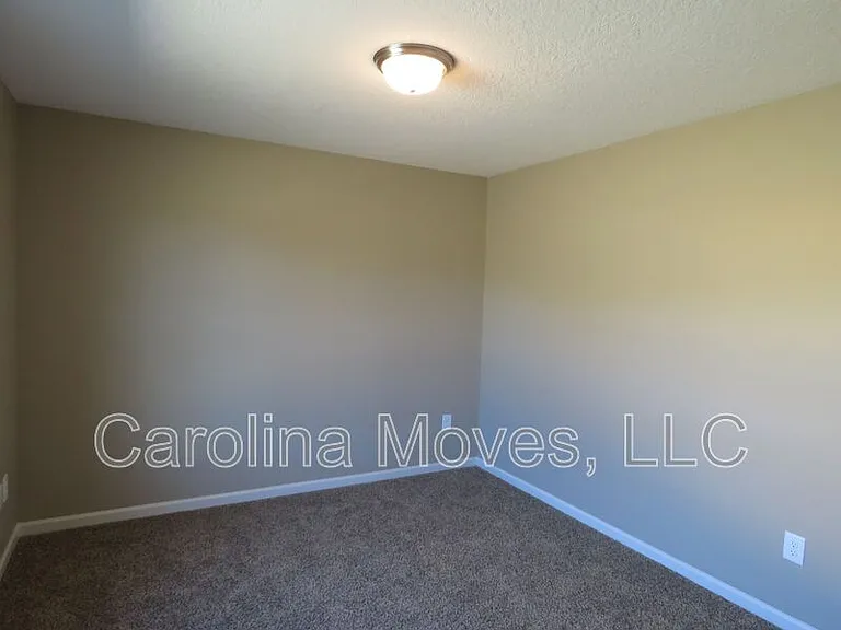 454 Peaksview Dr — Photo 10