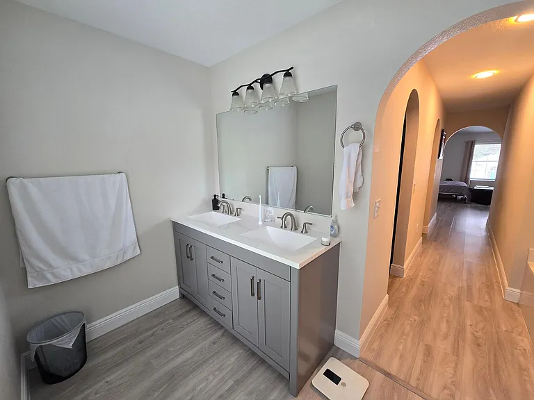 Master's bathroom