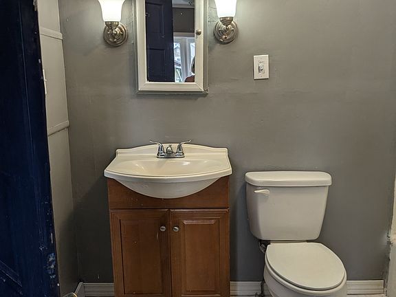 5th image of 399 Harbor St
