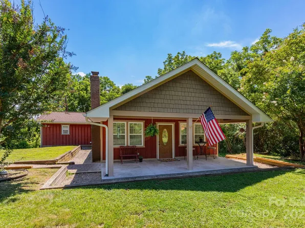 15 Weaver Hill Rd, Asheville, NC 28805