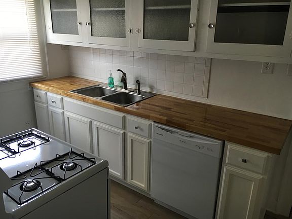 5th image of 1047 Dawson St