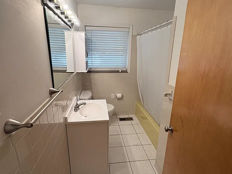 523 Lee Dr — Photo 10