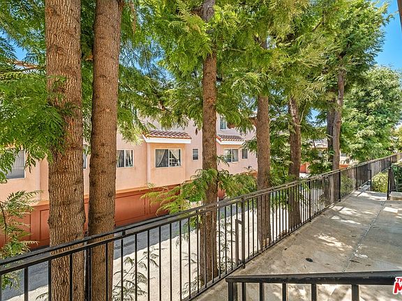 4th image of 7332 Balboa Blvd APT 6