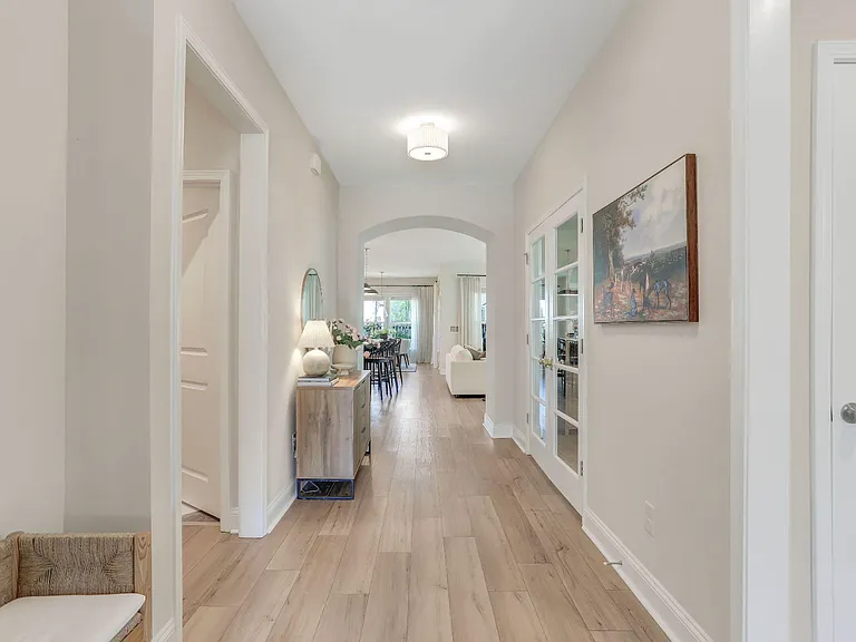 72 McRorrie Dr — Photo 9