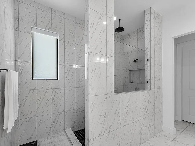 1402 Sunrise View Ln — Photo 17
