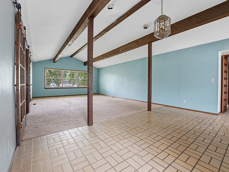 315 E Fairway Ln — Photo 6