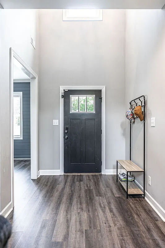 3 bed, 3.5 bath, 2416 sqft, $2,500 — Photo 3