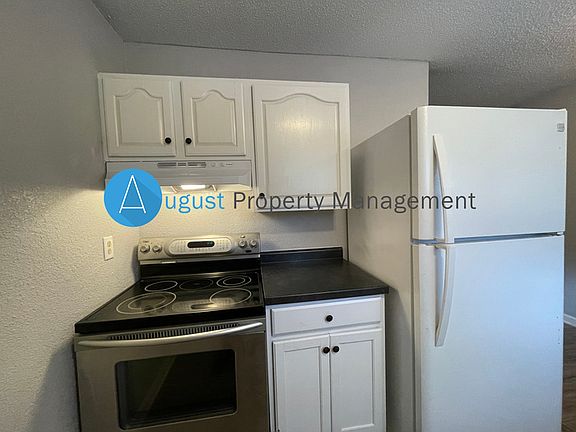 2nd image of 525 N Arlington St #C2