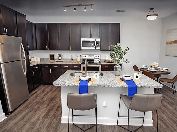 2nd image of 1001 Scotney Ln #622