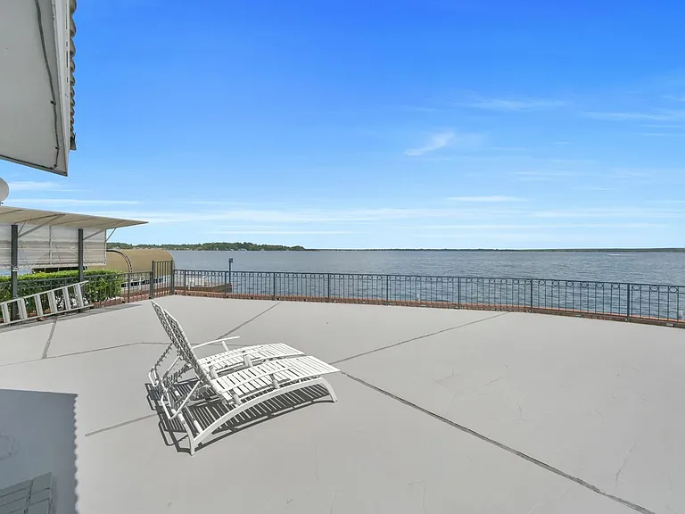 35 Lakeview Vlg — Photo 31