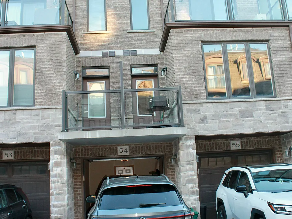 445 Ontario St E #54