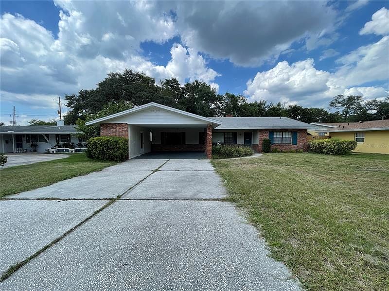 1st image of 1947 Woodcrest Dr
